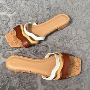 JustFab women’s Brown, Cream, and Tan 1” block heel Sandals Sz 10